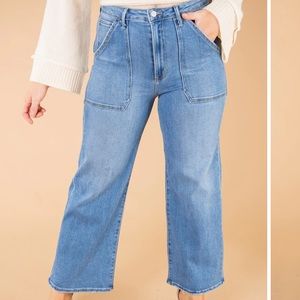 Brand New Highwaisted Flaired Jeans
